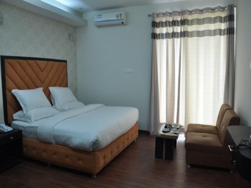 The Royal Court Hotel Nainital Kültér fotó