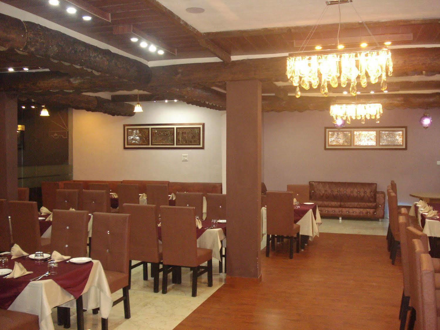 The Royal Court Hotel Nainital Kültér fotó